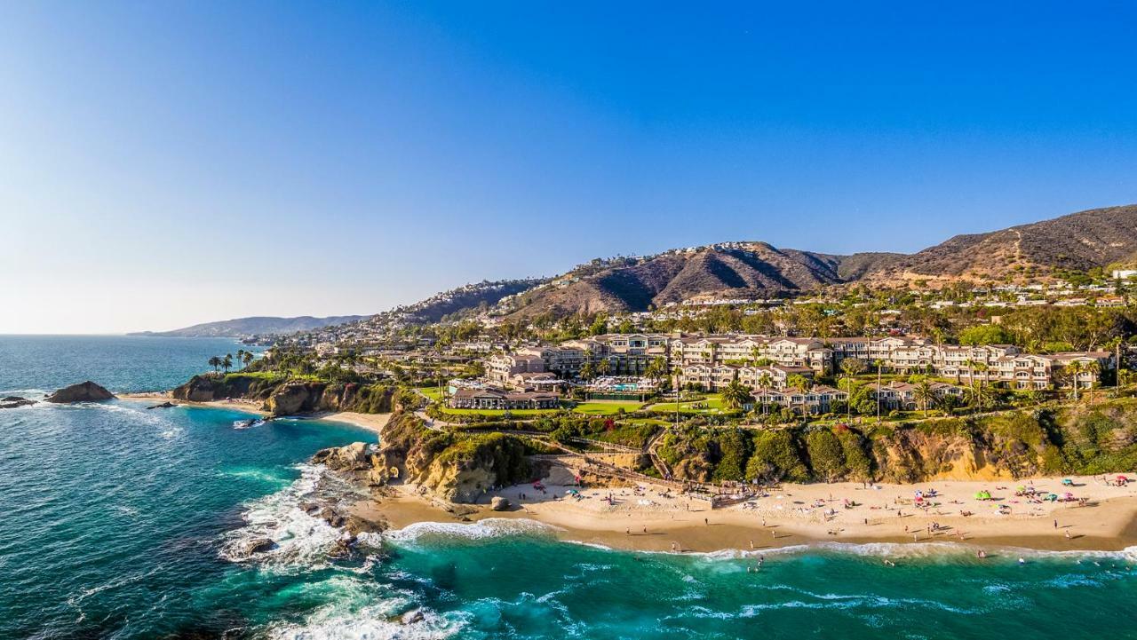 KHÁCH SẠN MONTAGE LAGUNA BEACH tọa lạc trên bờ biển tuyệt đẹp của California. Hãy xem hình ảnh liên quan để thưởng thức khung cảnh thiên nhiên thơ mộng, phòng nghỉ sang trọng và tiện nghi, cùng các dịch vụ hoàn hảo tại khách sạn này. Đó sẽ là một trải nghiệm không thể quên trong chuyến du lịch của bạn.